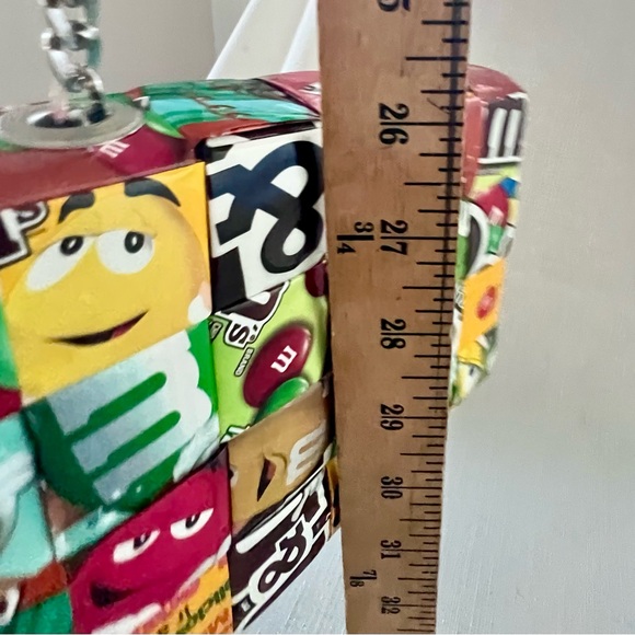 M&M's Novelty Hand Crafted Weaved Multicolor Crossbody Bag with Chain - Picture 7 of 16